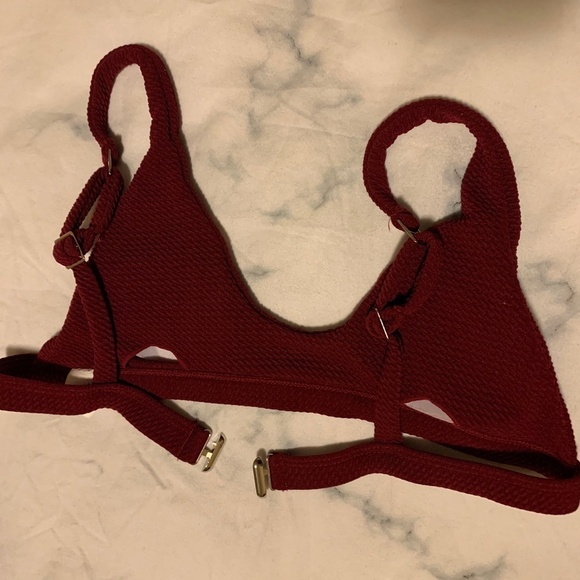 Maroon  Bikini - Picture 5 of 7